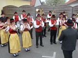 130426 Maibaumaufstellen Stadtwirt - 08